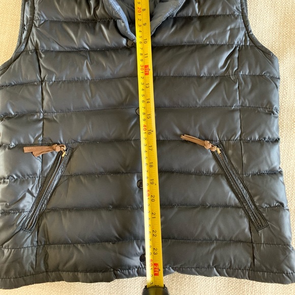 Massimo Dutti Puffer Vest, size EUR Medium - Picture 7 of 7